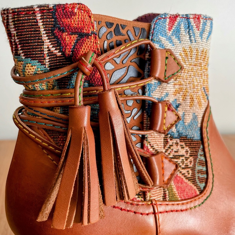 L’Artiste Brown Leather Ankle Boots Floral Tapestry Tassel Zipper Size 40 / US 9 - Picture 7 of 13